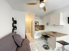 Charmant Studio avec Balcon - Proche Thermes, Centre-ville et Golf - Animaux Acceptés - FR-1-451-203